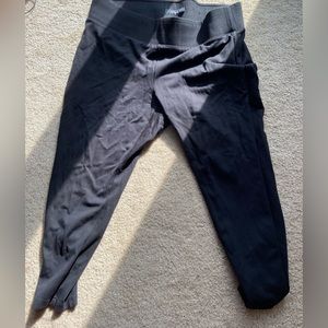 TORRID PREMIUM PONTE
STRETCH PULL-ON PIXIE PANTS SIZE 3R